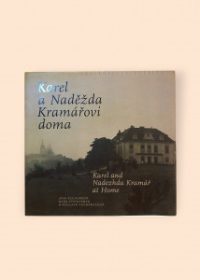 Karel a Naděžda Kramářovi doma