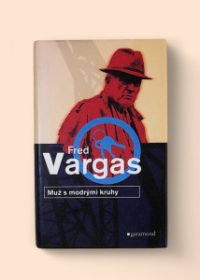 Muž s modrými kruhy