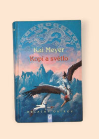Oblačný ostrov: Kopí a světlo